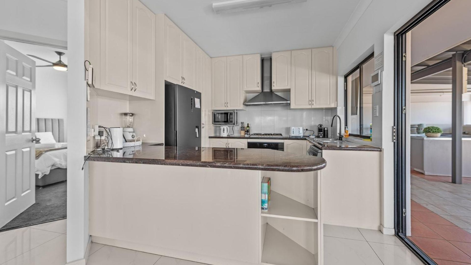 Luxury 2-bed Penthouse With Private Rooftop Apartment