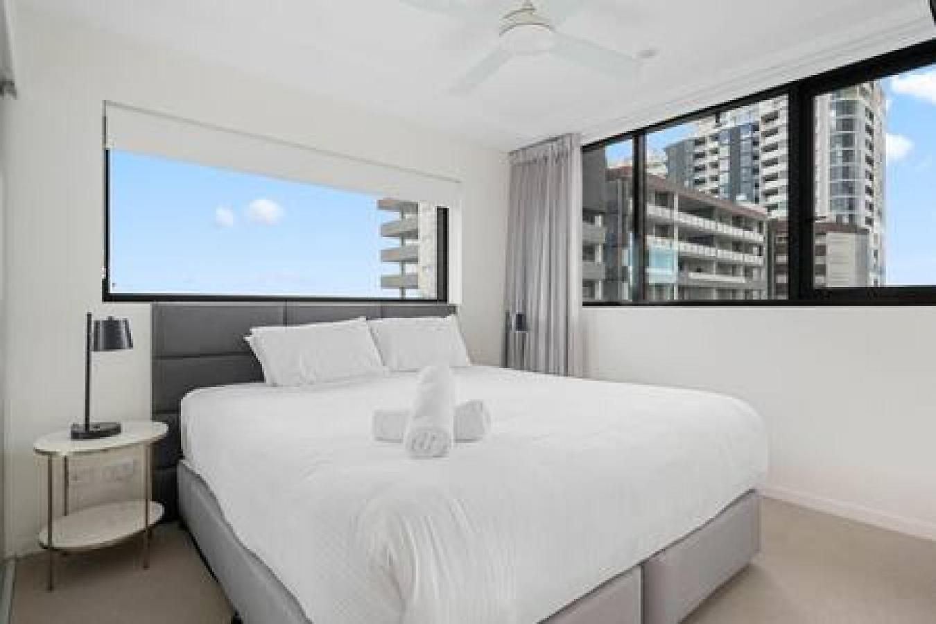 Holiday home 54q Abnb-style Opposite Lush Park Playground, Portside 2br Fpkg
