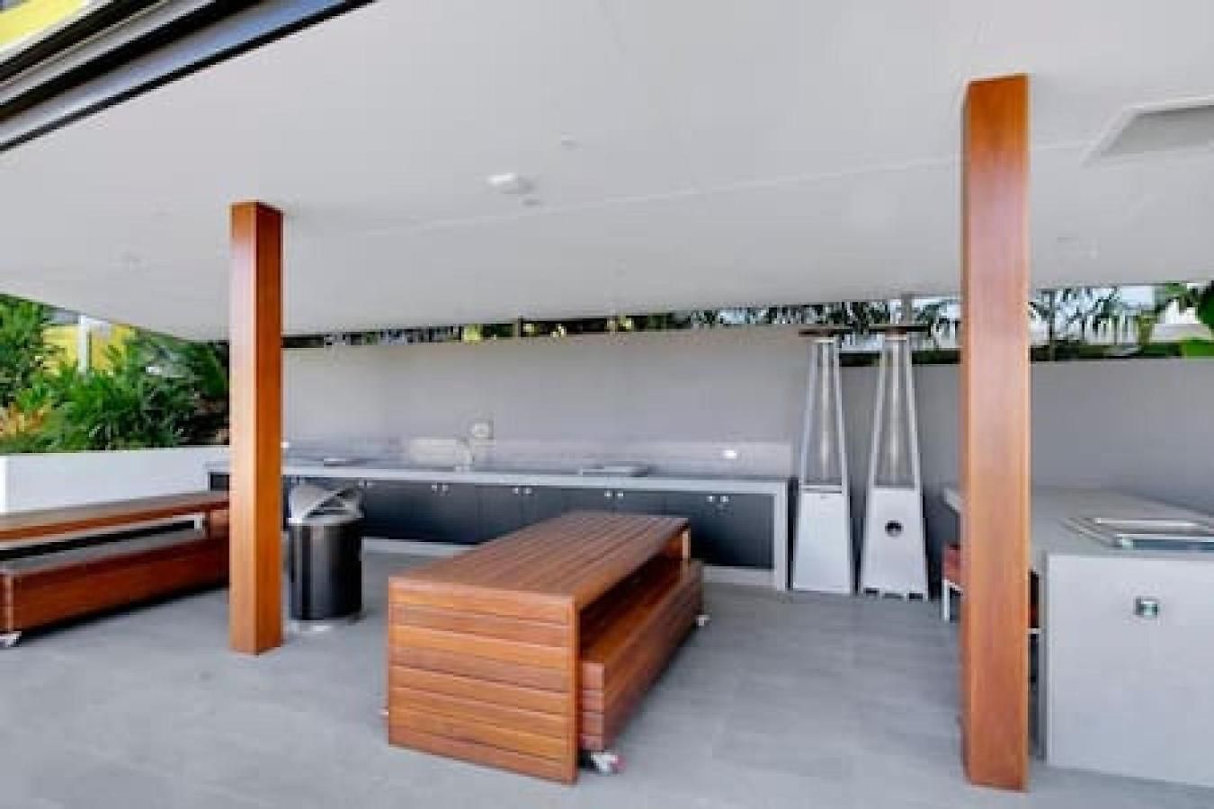 Holiday home 54q Abnb-style Opposite Lush Park Playground, Portside 2br Fpkg *