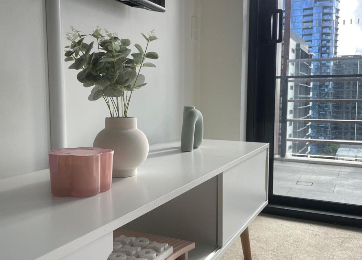 Views And Vibes - Free Parking - Great Location - Outdoor Pool! Apartment Brisbane