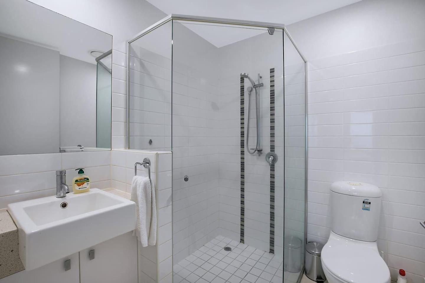 Treetop Horizons - Experience Red Hills Local Vibe Apartment Brisbane