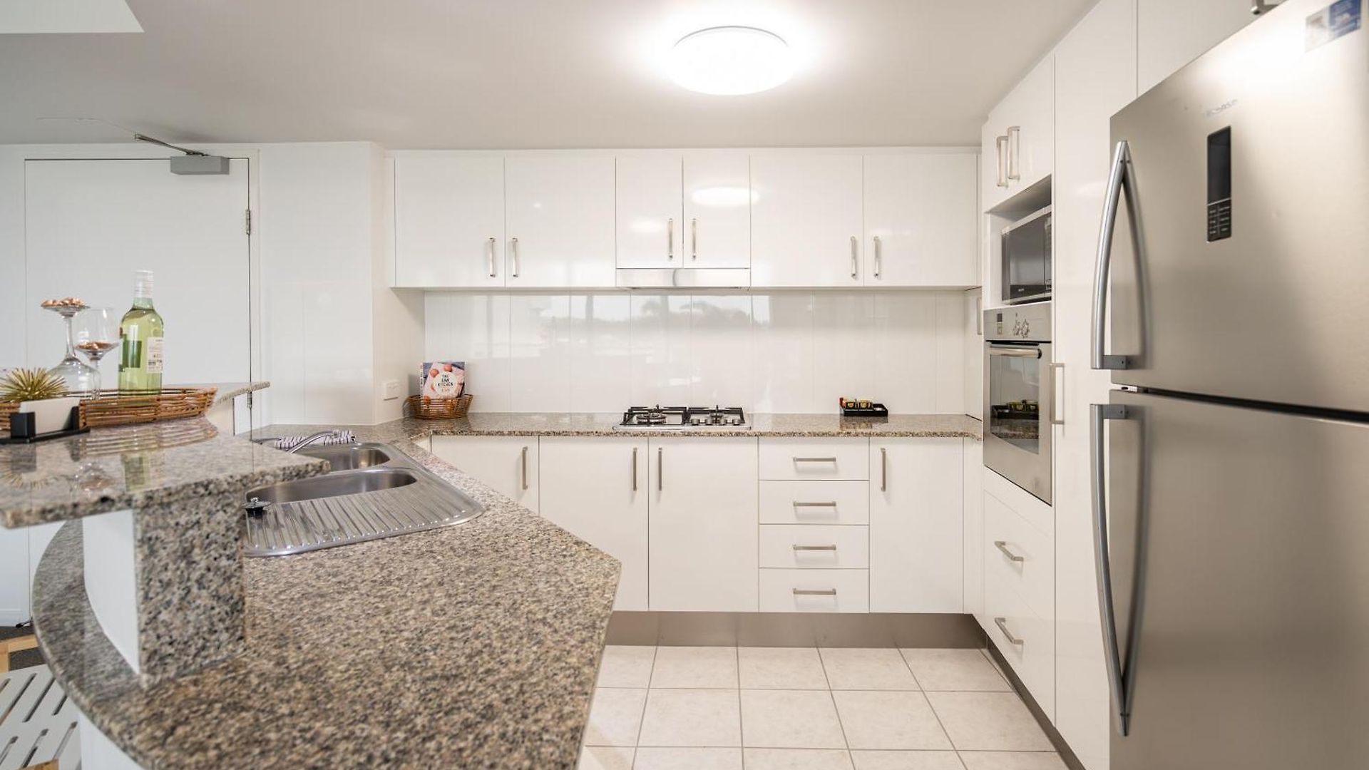 Riverside Retreat! Beautiful Water Views! - New Farm Apartment Brisbane
