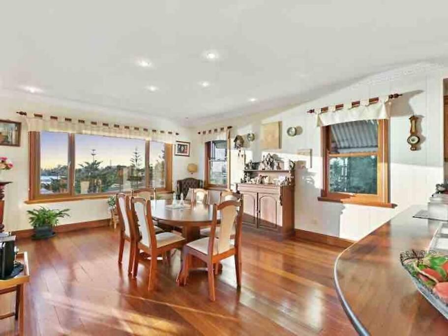Rosebay Water Front 4 Bd Apartment