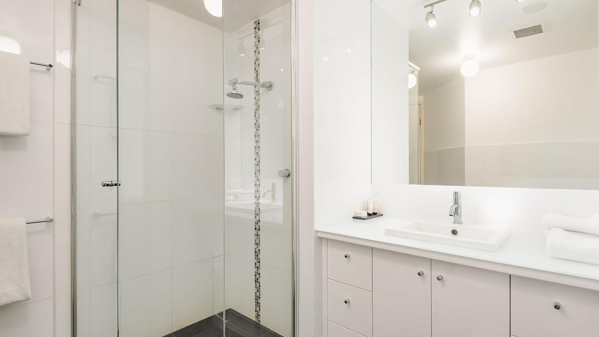 Aparthotel Goldsborough Place 4*