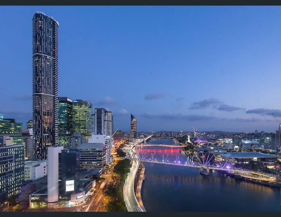 Apartment Heart Of Brisbane's Cbd High-level River Views *
