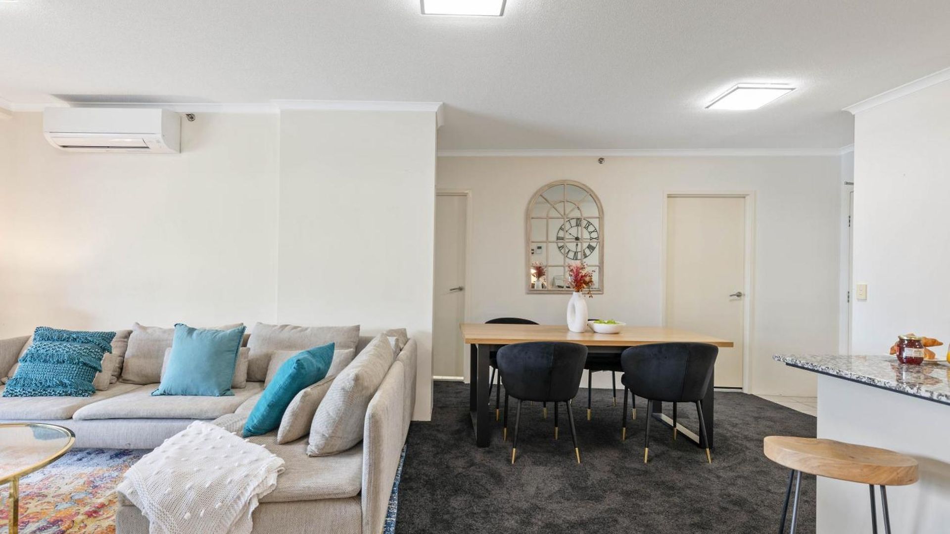 Apartment River Place Hosted By Aab