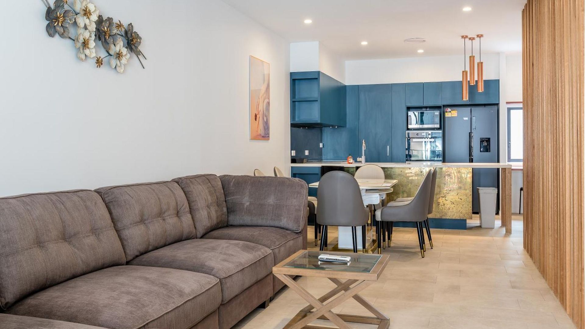 Apartment Westend 3 Bedroom Split Level Townhouse Next To River