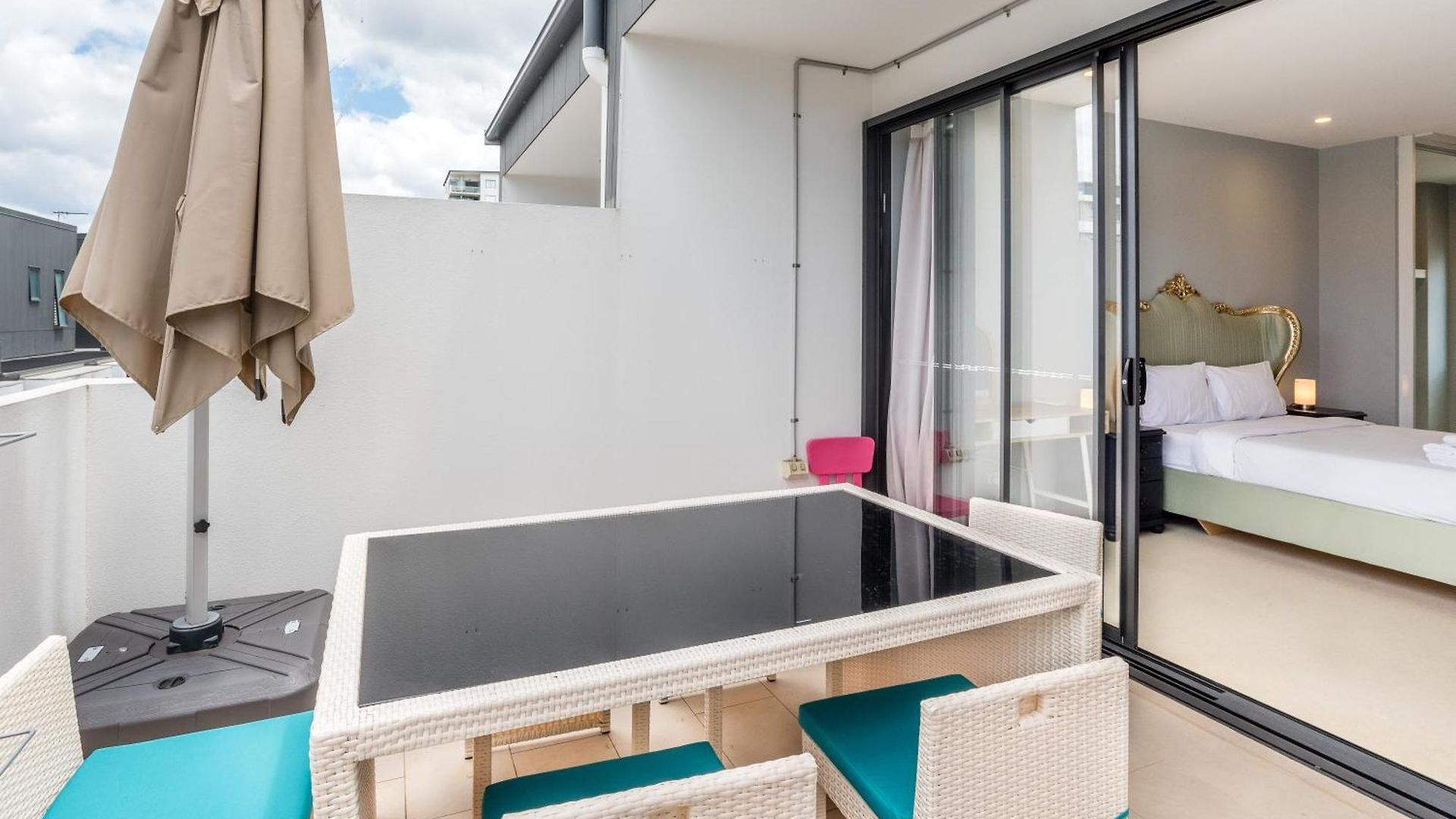 Westend 3 Bedroom Split Level Townhouse Next To River Brisbane