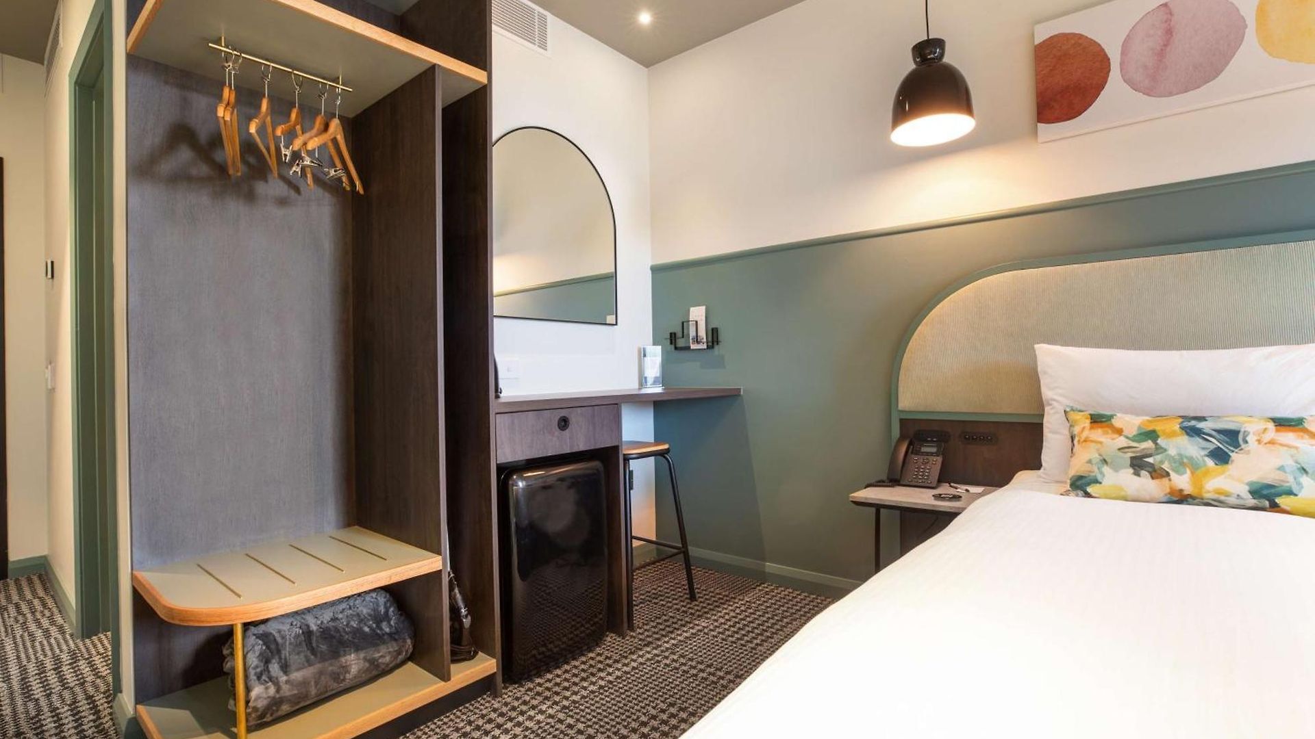 Nightelier Mitchelton The Brook 4*