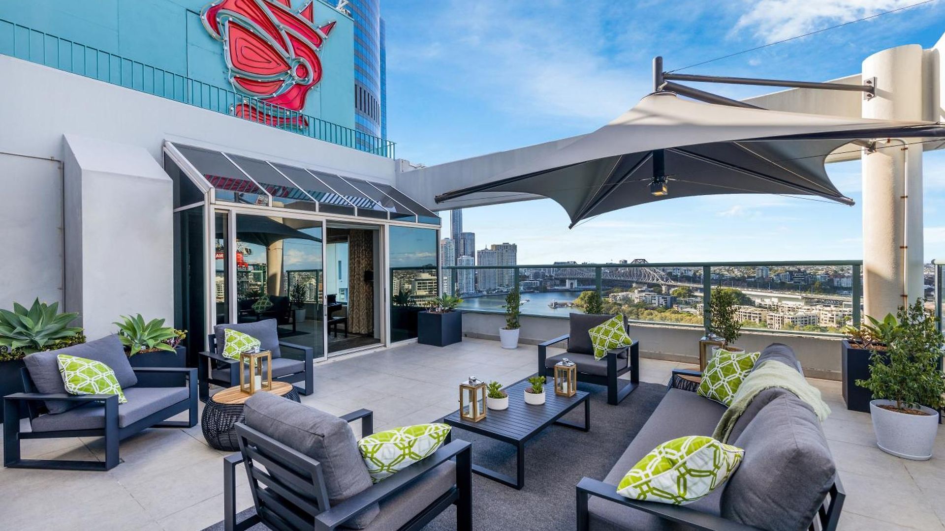 Hotel Stamford Plaza 5*