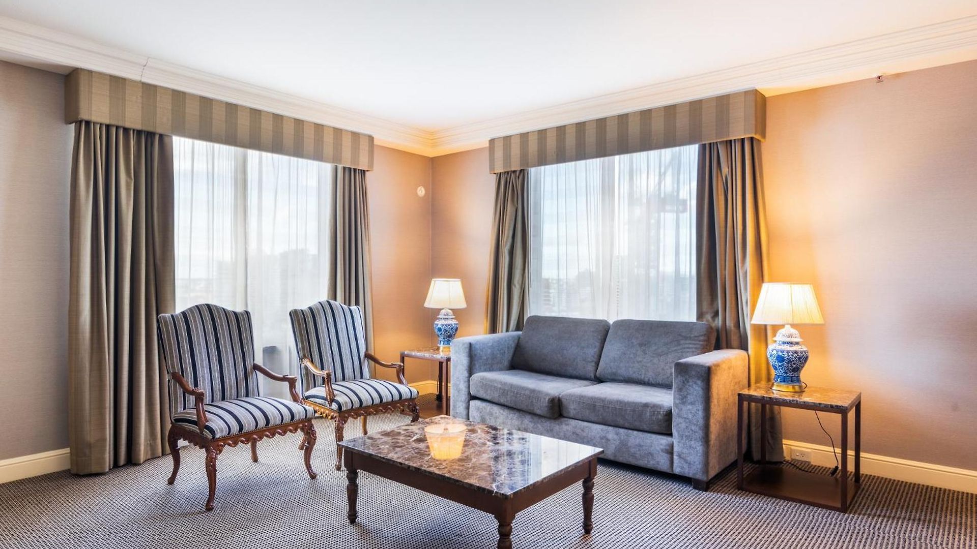 Stamford Plaza 5*