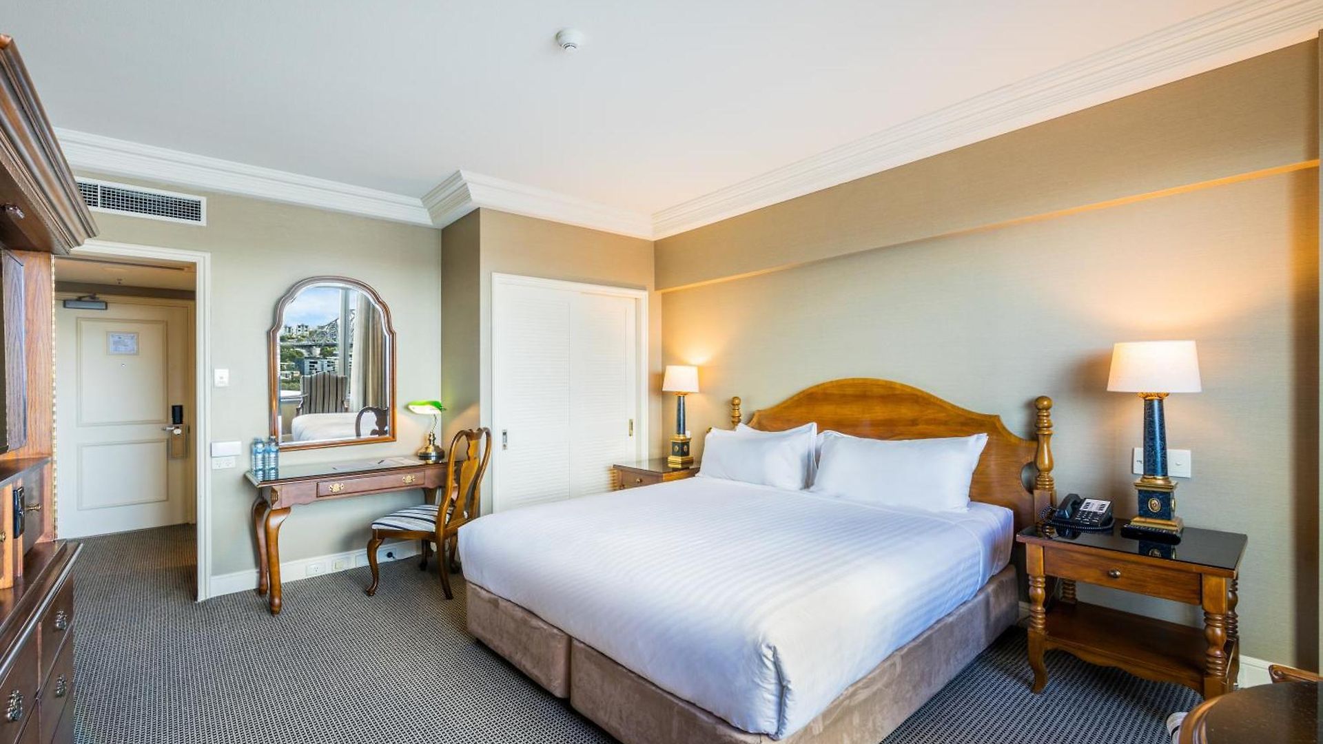 Hotel Stamford Plaza