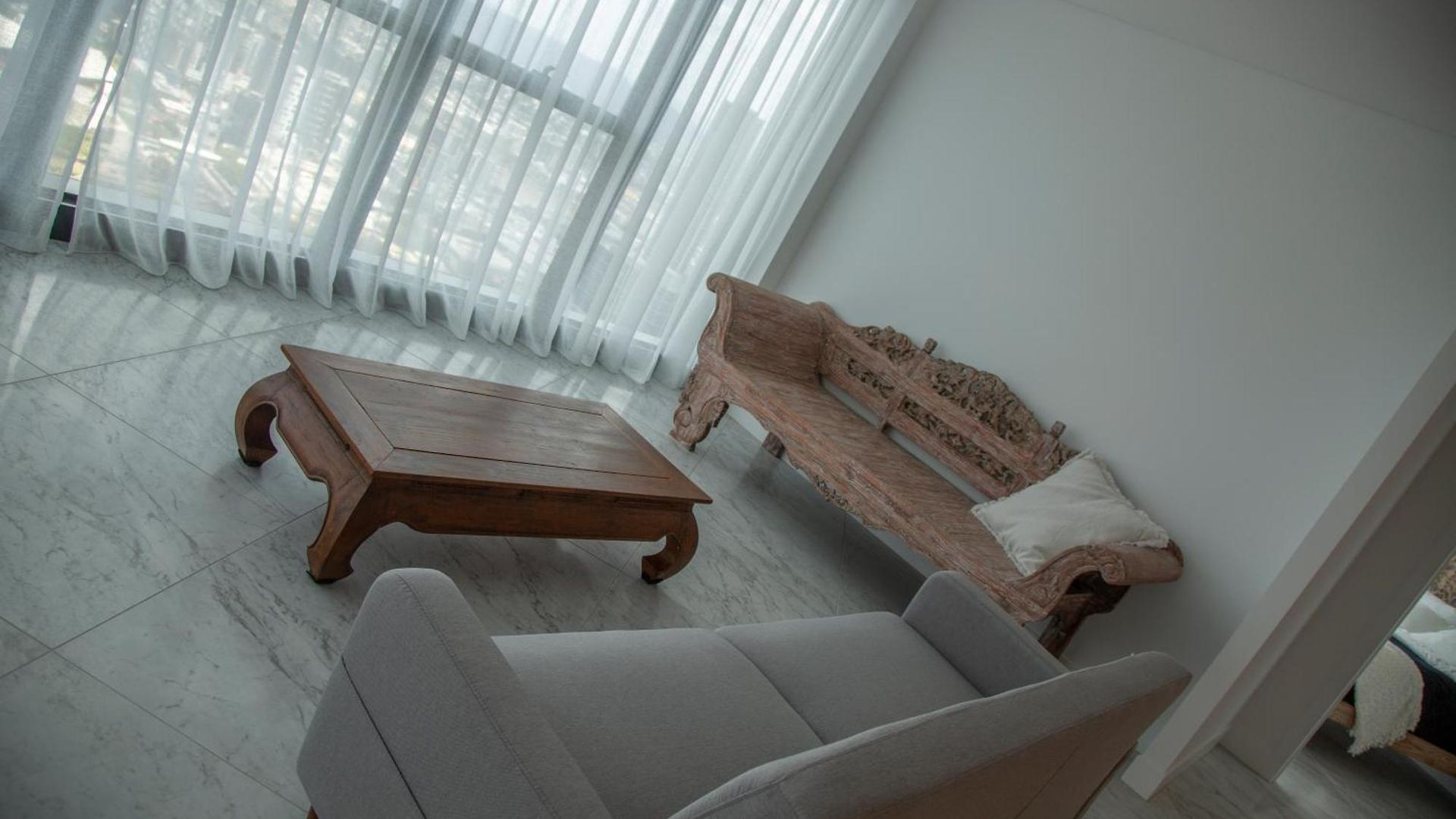 2 Bed 2 Bath In Cbd With Car Park Apartment *