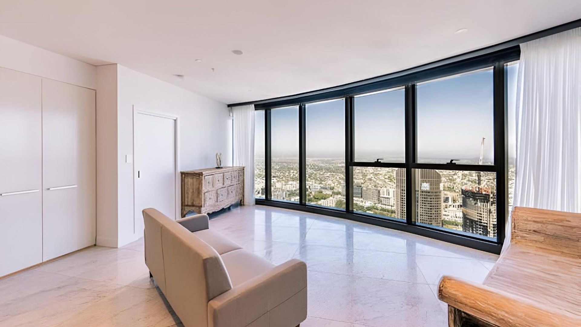 Apartment 2 Bed 2 Bath In Cbd With Car Park Brisbane