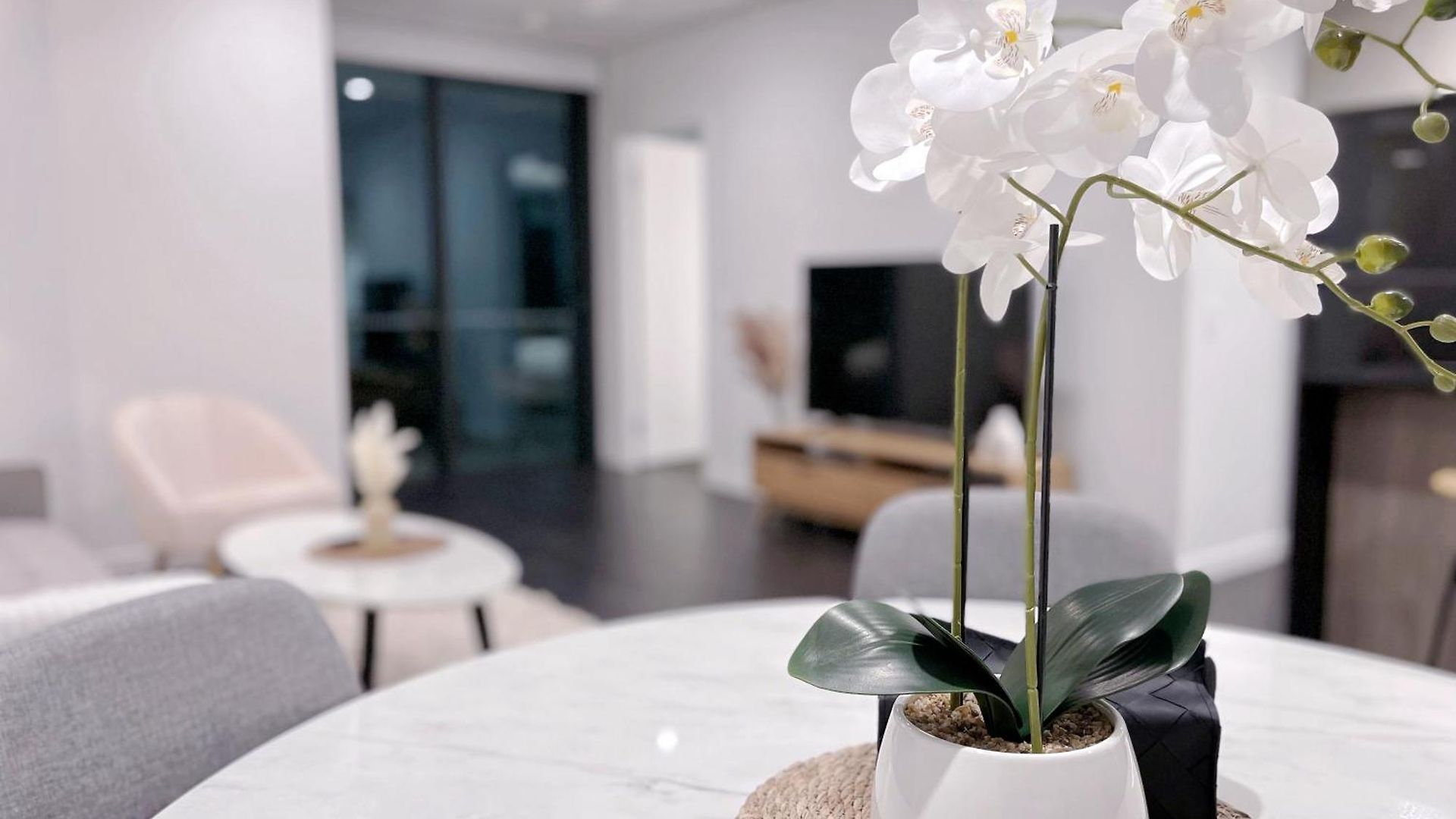 Riverfront Oasis 2bed Panoramic Riverview Brisbane