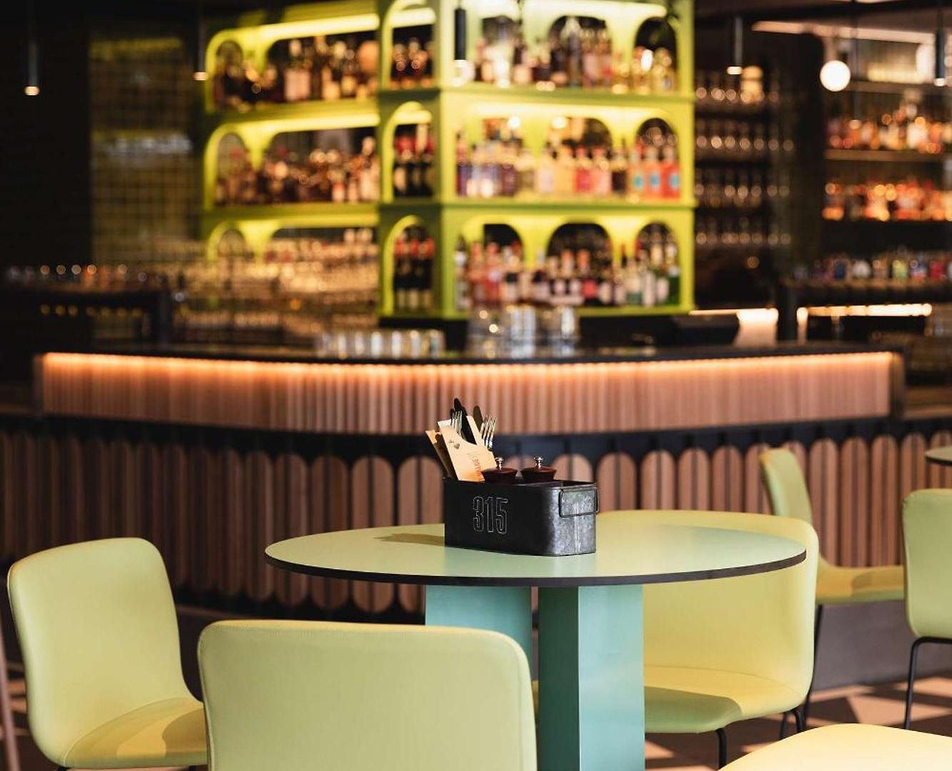Nightelier Mitchelton The Brook Hotel