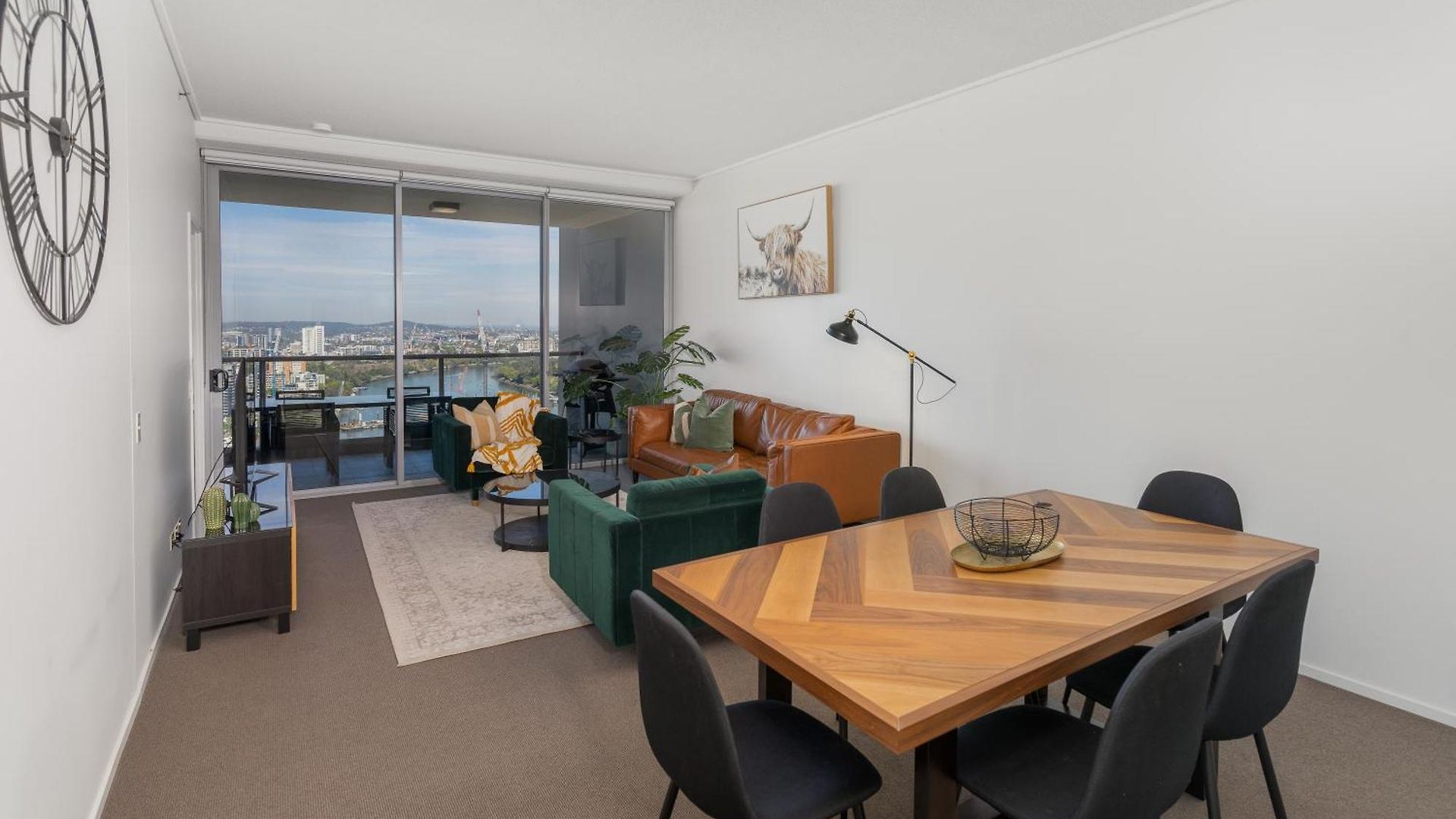 Skyline Hosted By Aab Apartment *