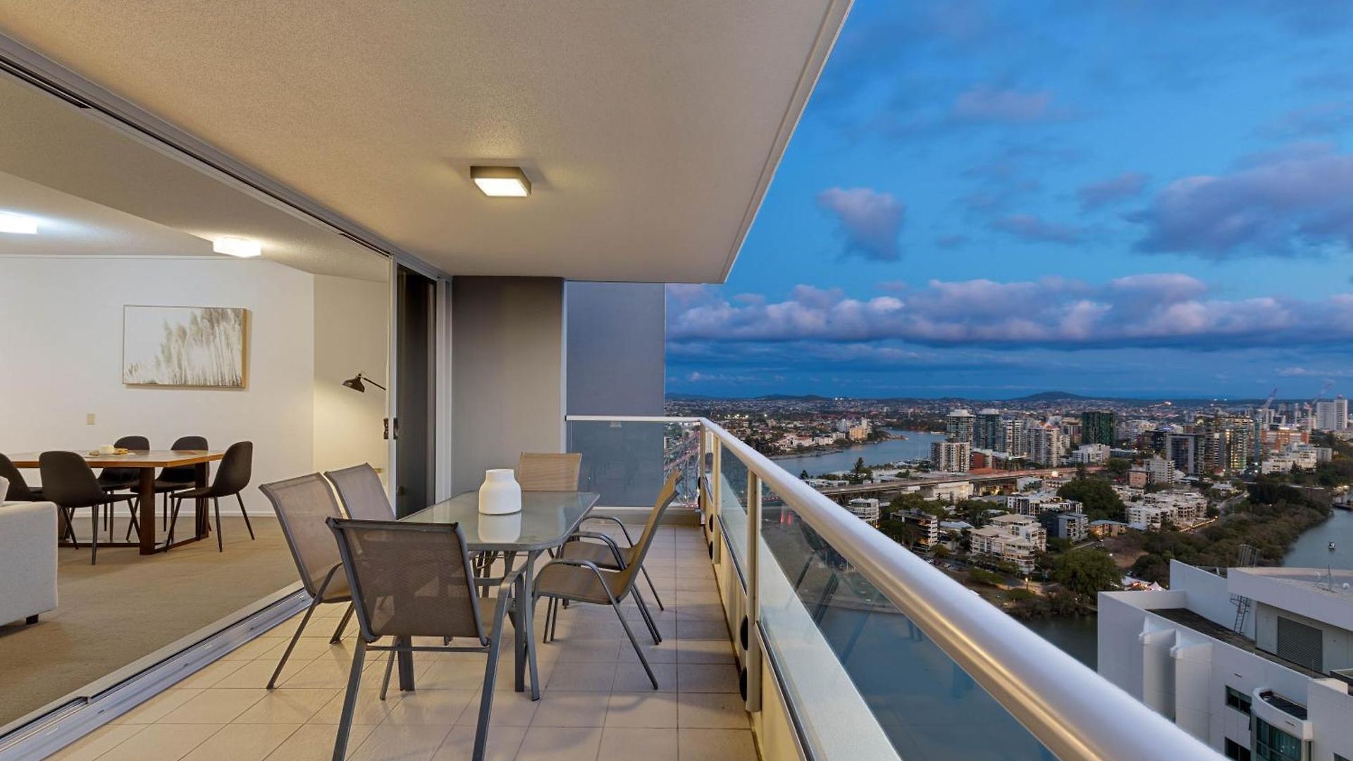 Skyline Hosted By Aab * Brisbane