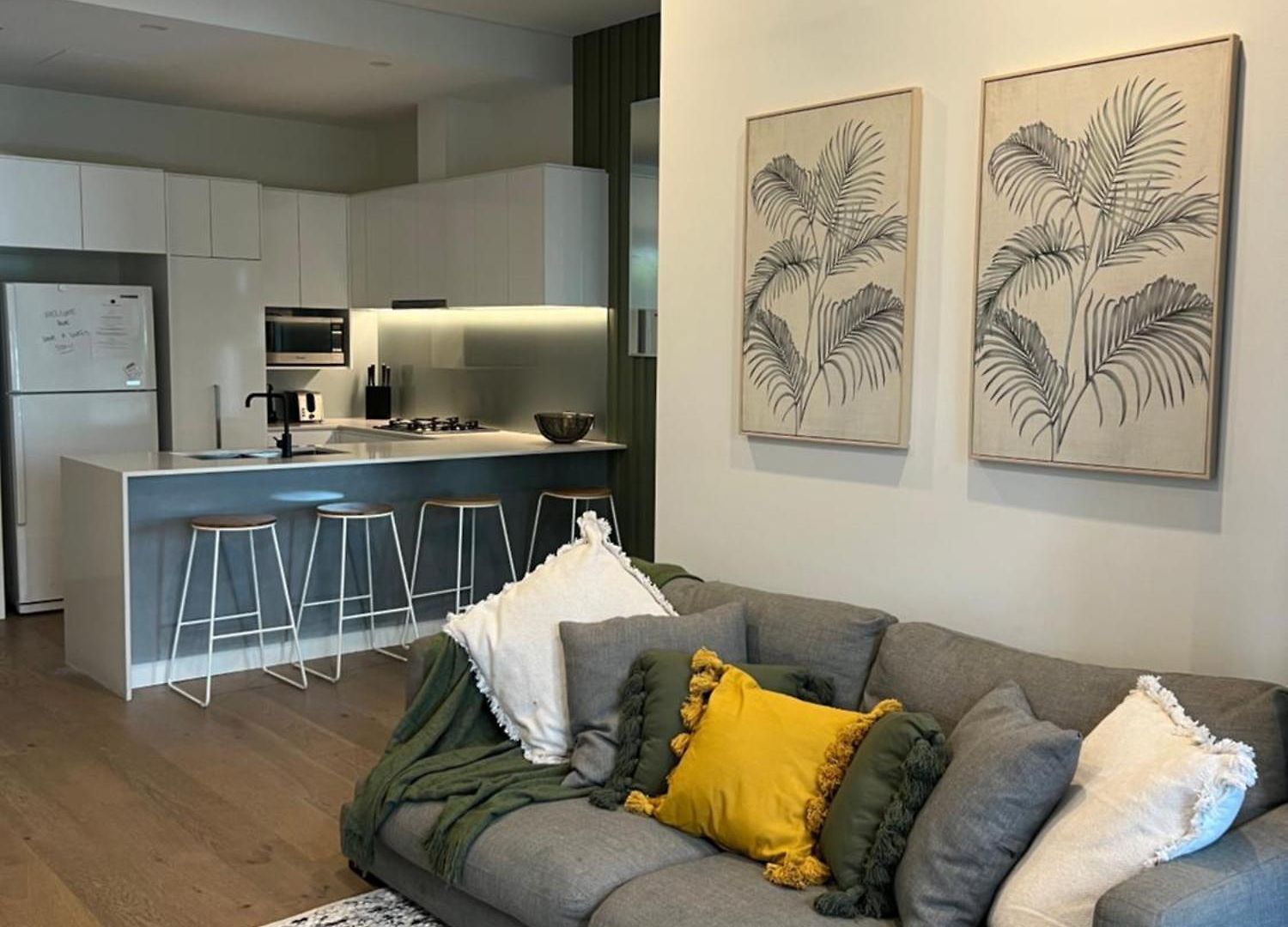 Great Located Unit/private Balcony, Pool,gym,parking Brisbane