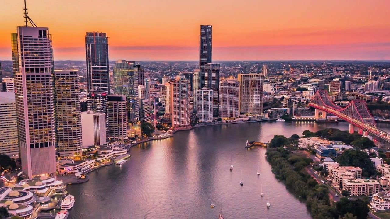 Heart Of The Valley Chic High Level 2br Apartment Brisbane