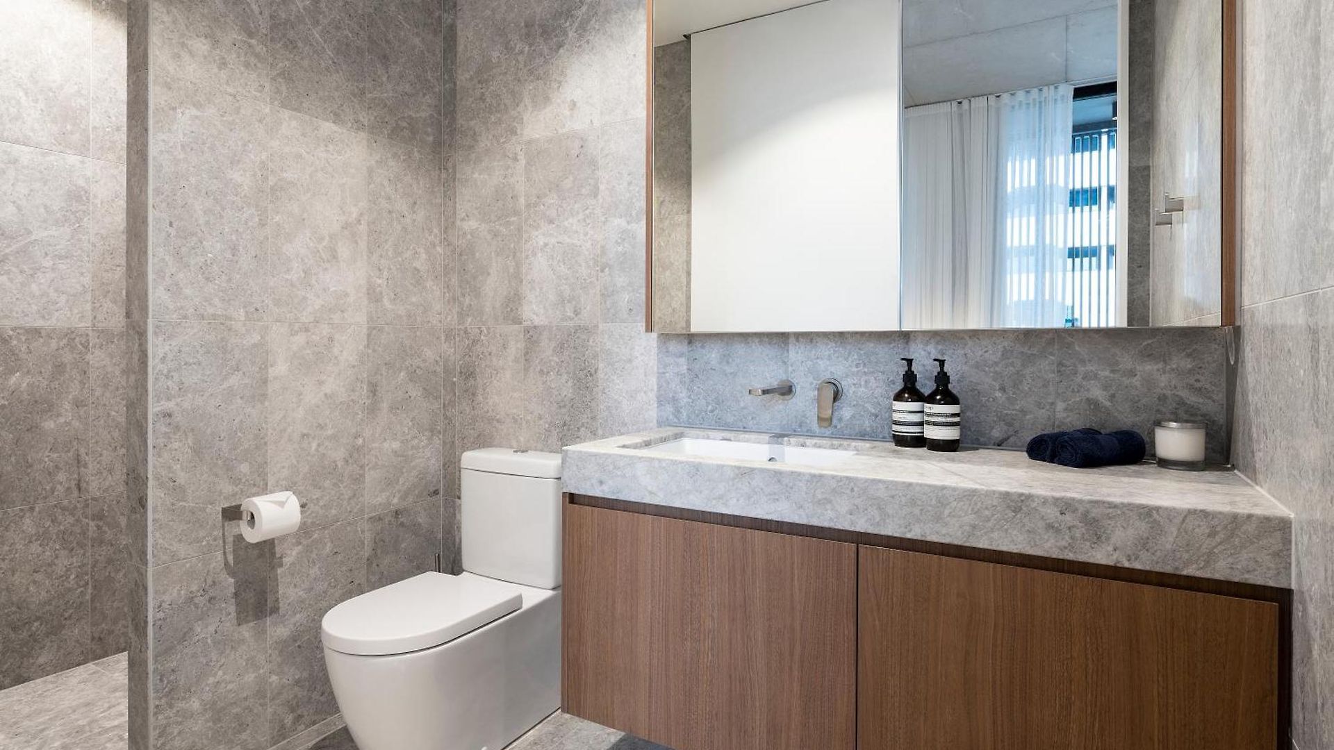 Apartment Alfred & Turner Apartments, Luxury 2 Bedroom In The Heart Of The Valley *