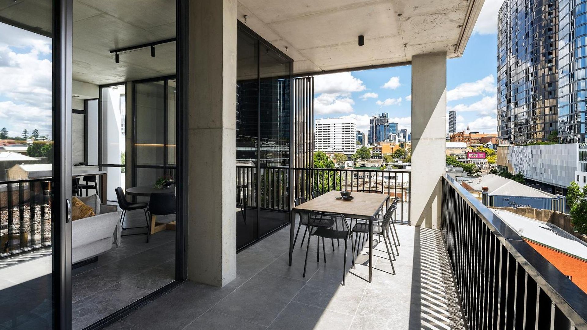 Alfred & Turner Apartments, Luxury 2 Bedroom In The Heart Of The Valley *