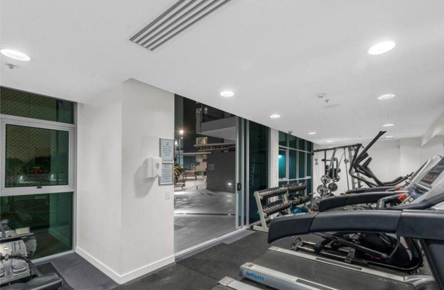 Apartment Skyline Hosted By Aab *