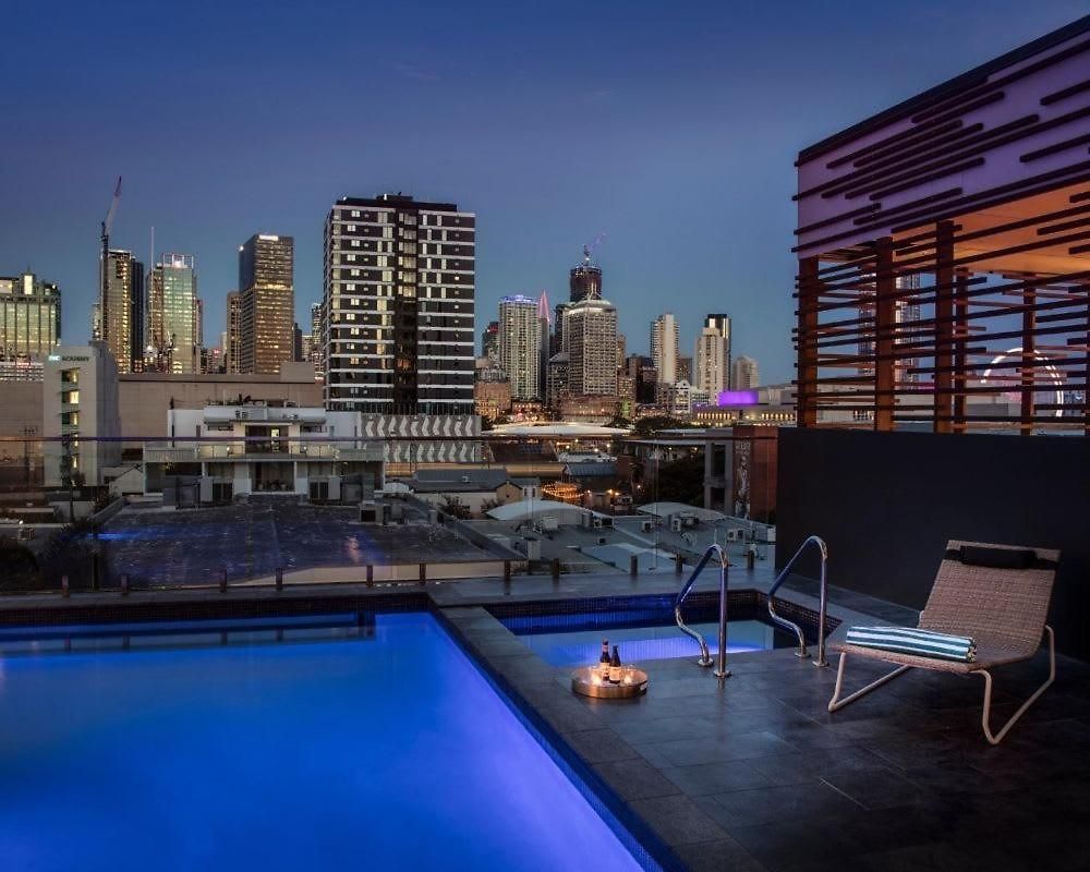 Explore Bne From Our Cute 1-bed In South