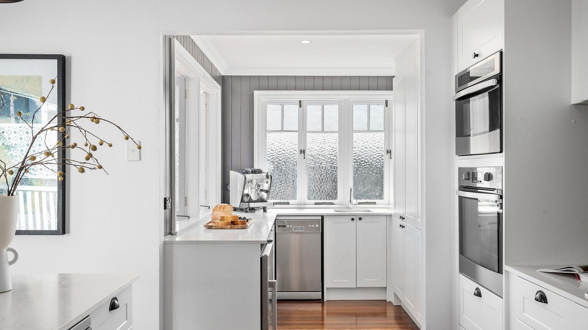 Evandale, 1920's Historic ,stunning And Modern With Amazing Views Holiday home