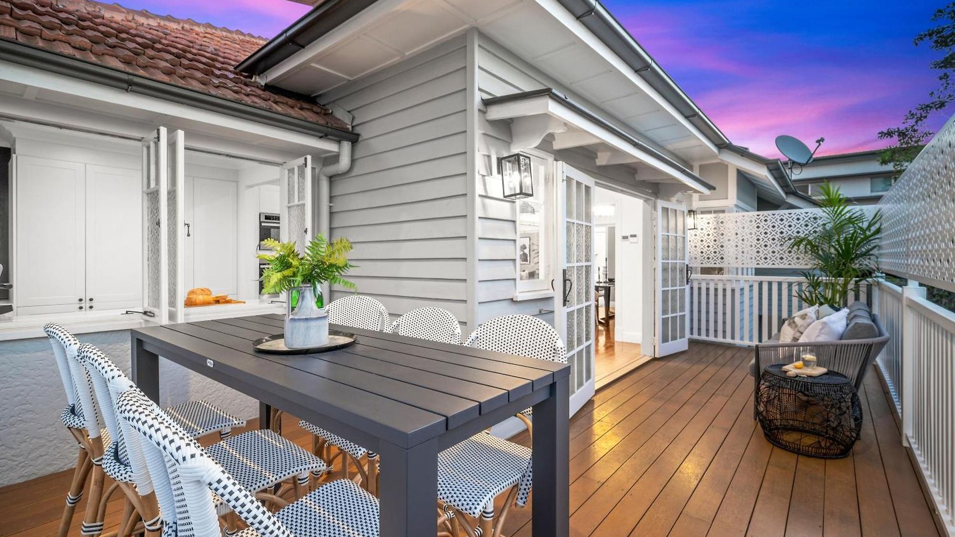 Evandale, 1920's Historic ,stunning And Modern With Amazing Views Holiday home