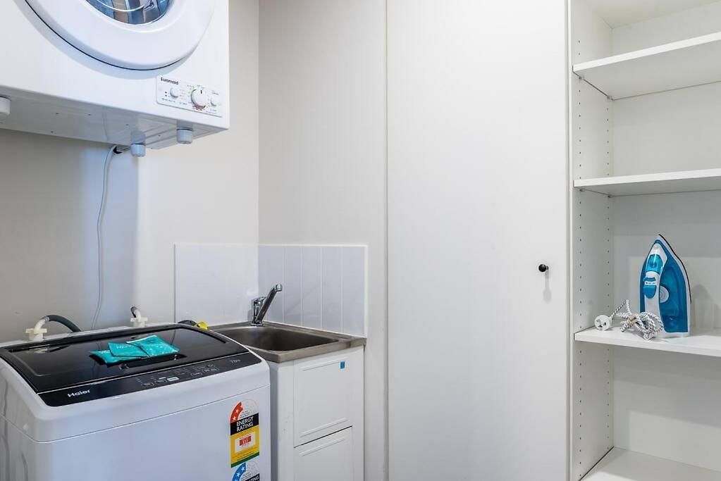South Bank 1 Bedroom With Parking Apartment *