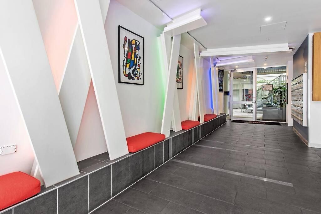& Stylish! 1bed/1bath/1car ~ 5 Mins To Cbd Brisbane