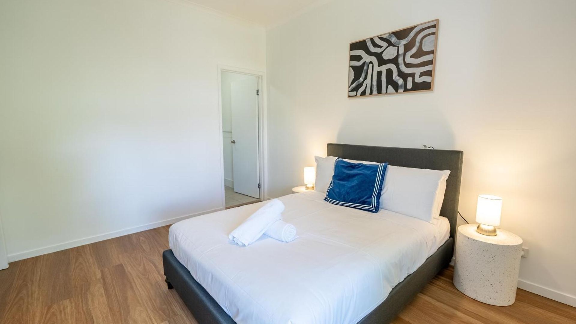 Balmoral - Airy & Light-filled Edge Comfort