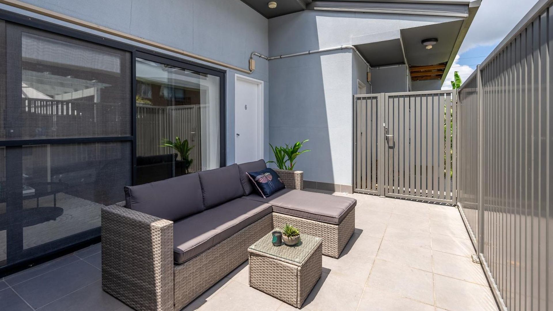Balmoral - Airy & Light-filled Edge Comfort * Brisbane