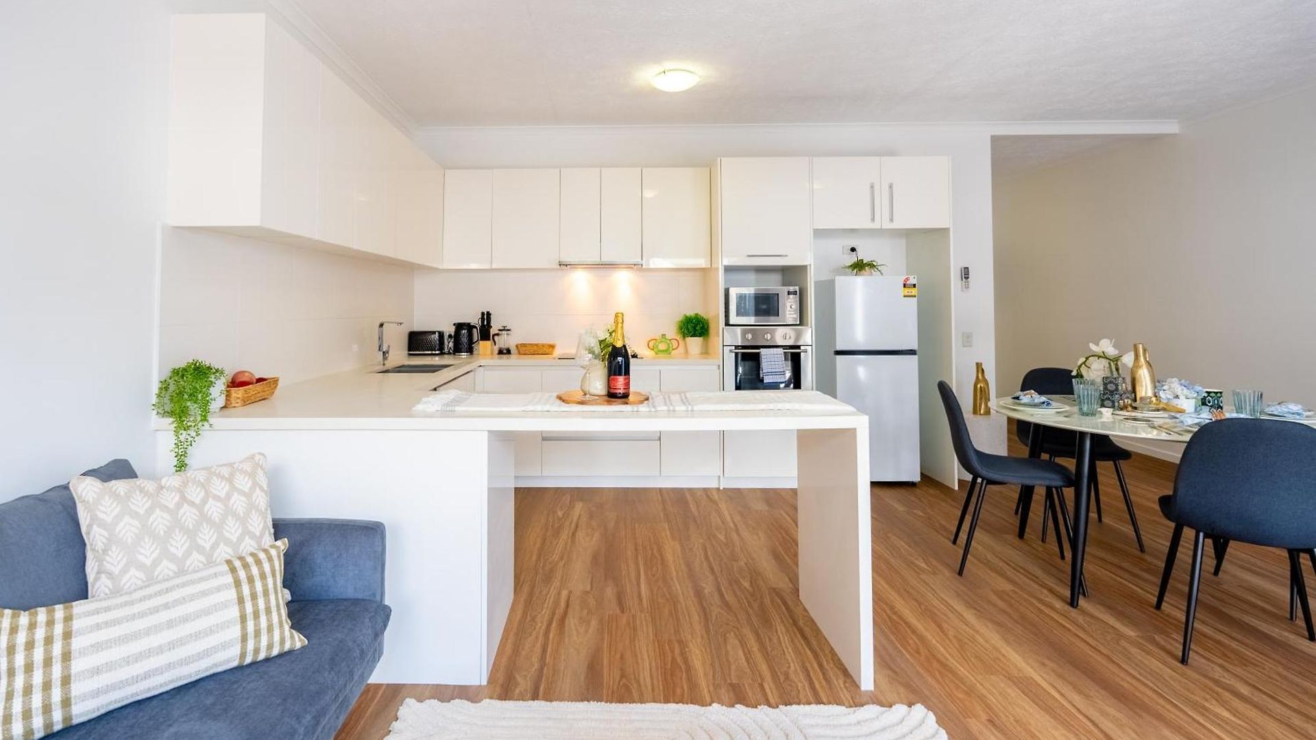 Balmoral - Airy & Light-filled Edge Comfort Apartment