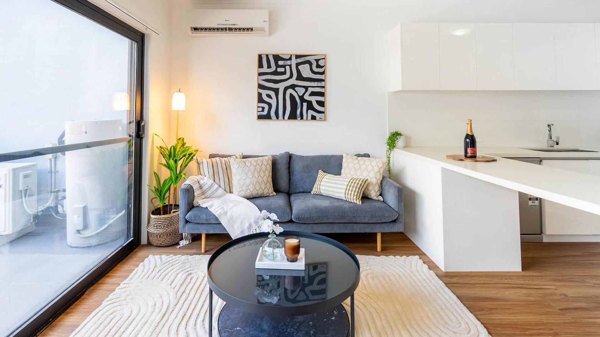 Balmoral - Airy & Light-filled Edge Comfort