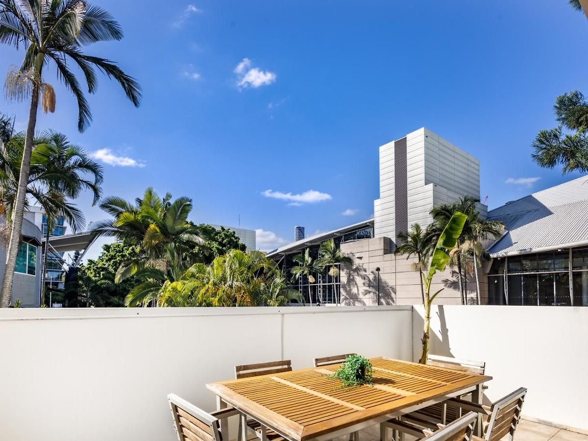 2br For 6ppl W Free Parking South Bne