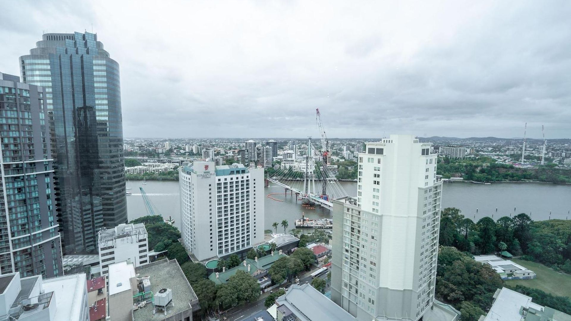 Apartment Cbd Riverview 2b1b W Shared Pool, Gym C23