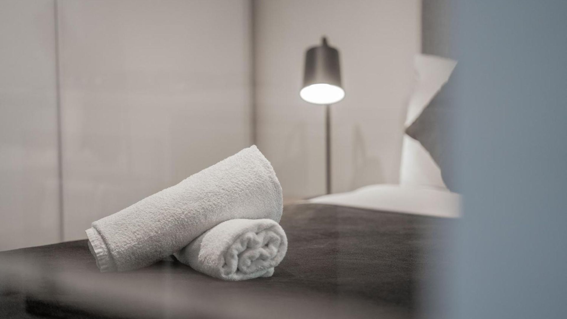 Cbd Riverview 2b1b W Shared Pool, Gym C23 Apartment