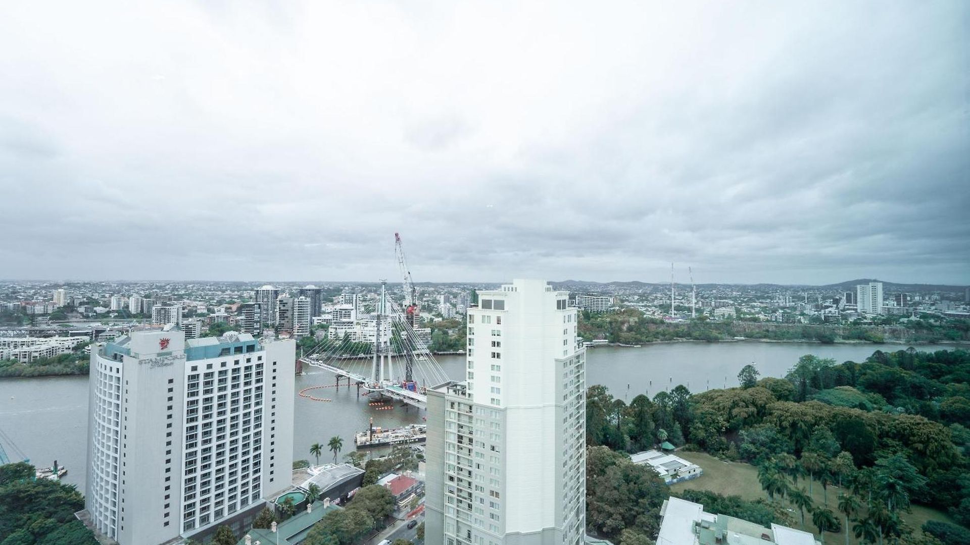 Cbd Riverview 2b1b W Shared Pool, Gym C23 *