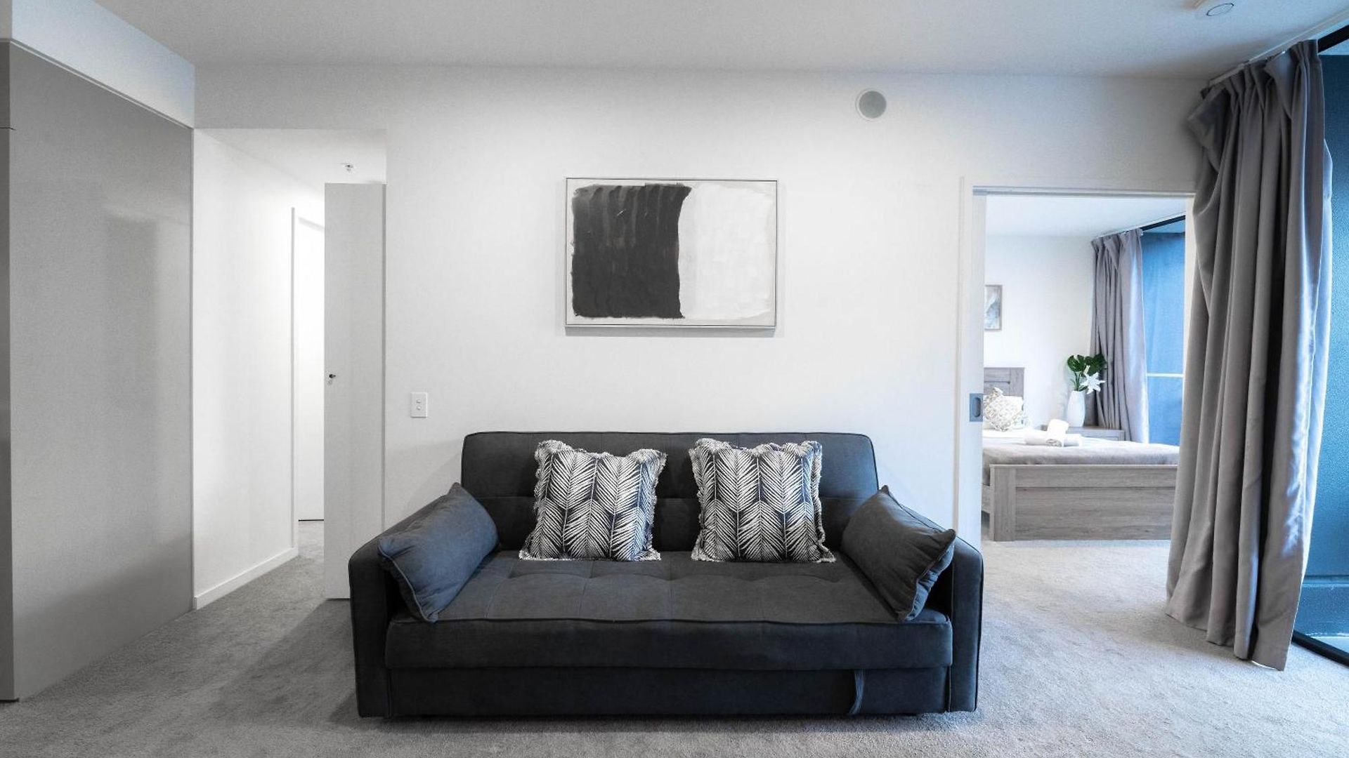 Urban Elegance 2b2b W Parking, Pool South M1 Apartment