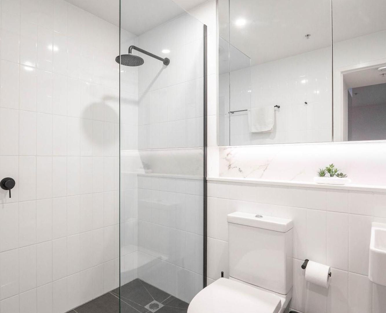 Urban Elegance 2b2b W Parking, Pool South M1 Apartment