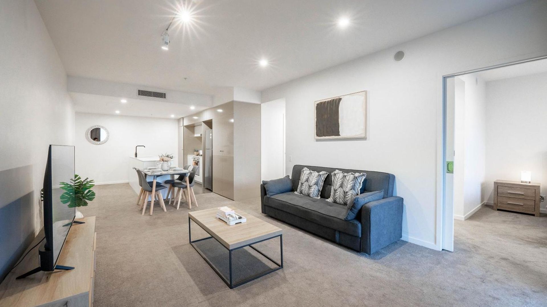 Urban Elegance 2b2b W Parking, Pool South M1 Apartment Brisbane