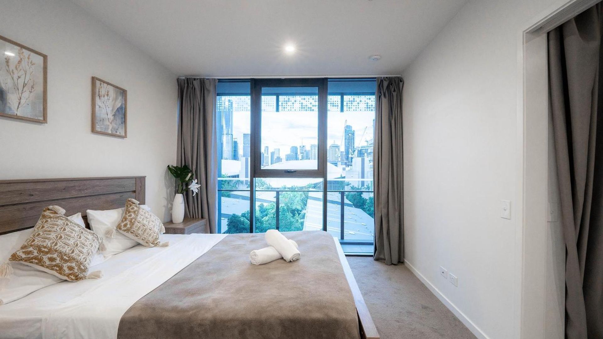Urban Elegance 2b2b W Parking, Pool South M1 Brisbane