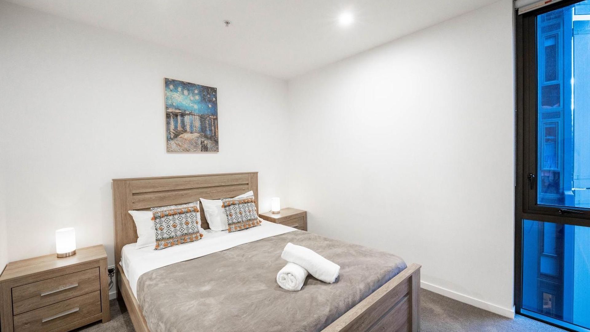 Urban Elegance 2b2b W Parking, Pool South M1 Apartment