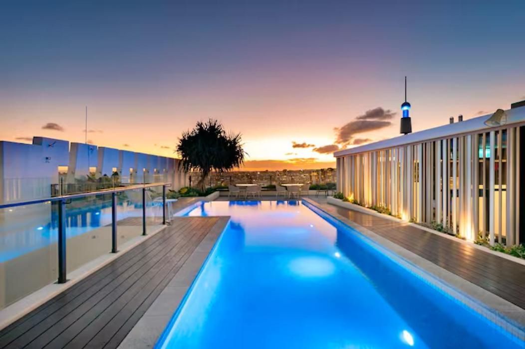 Urban Elegance 2b2b W Parking, Pool South M1 Apartment Brisbane