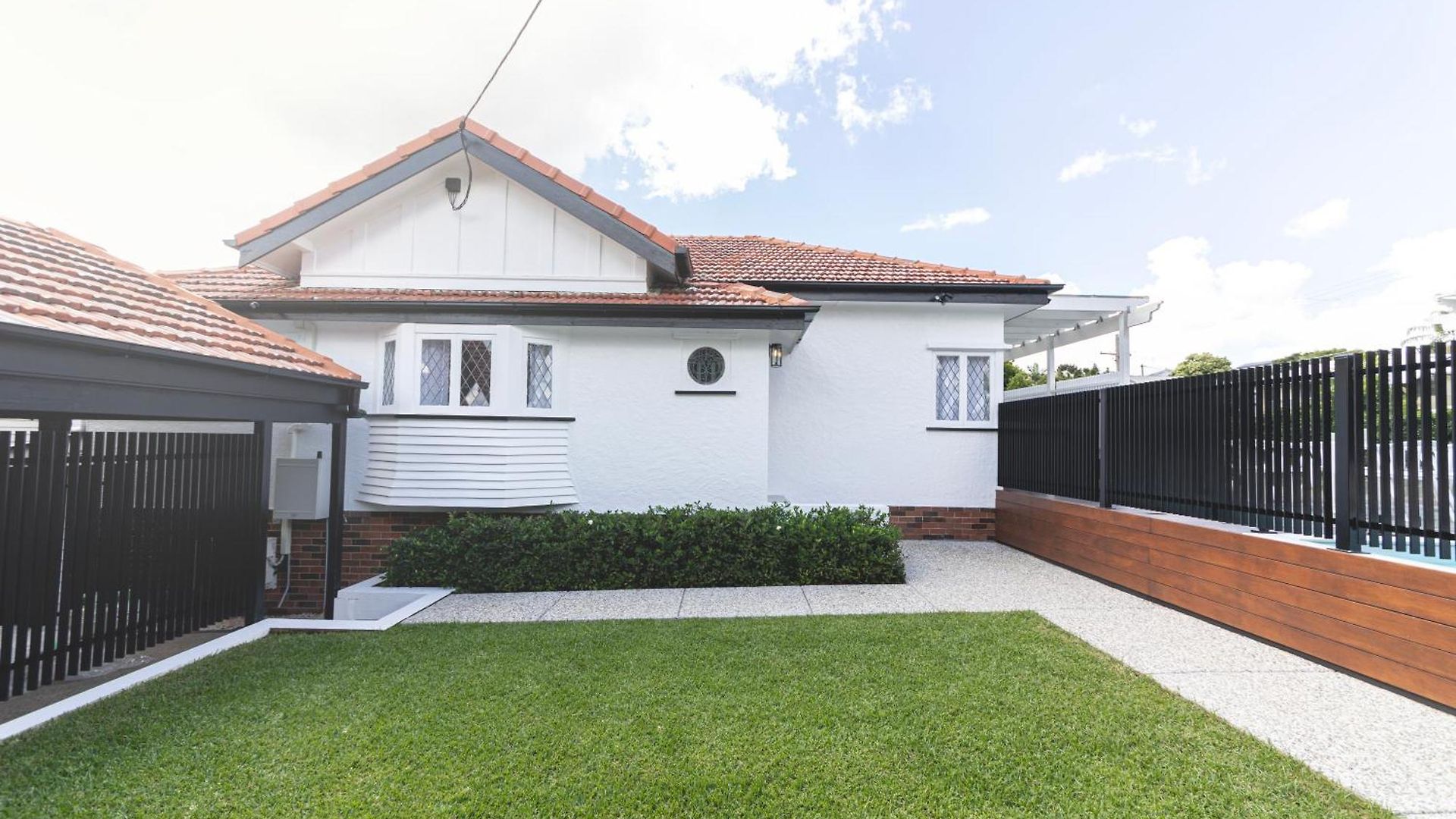 Urban Getaway Bardon Luxe 3 Bed 2 Bath And Pool Holiday home *