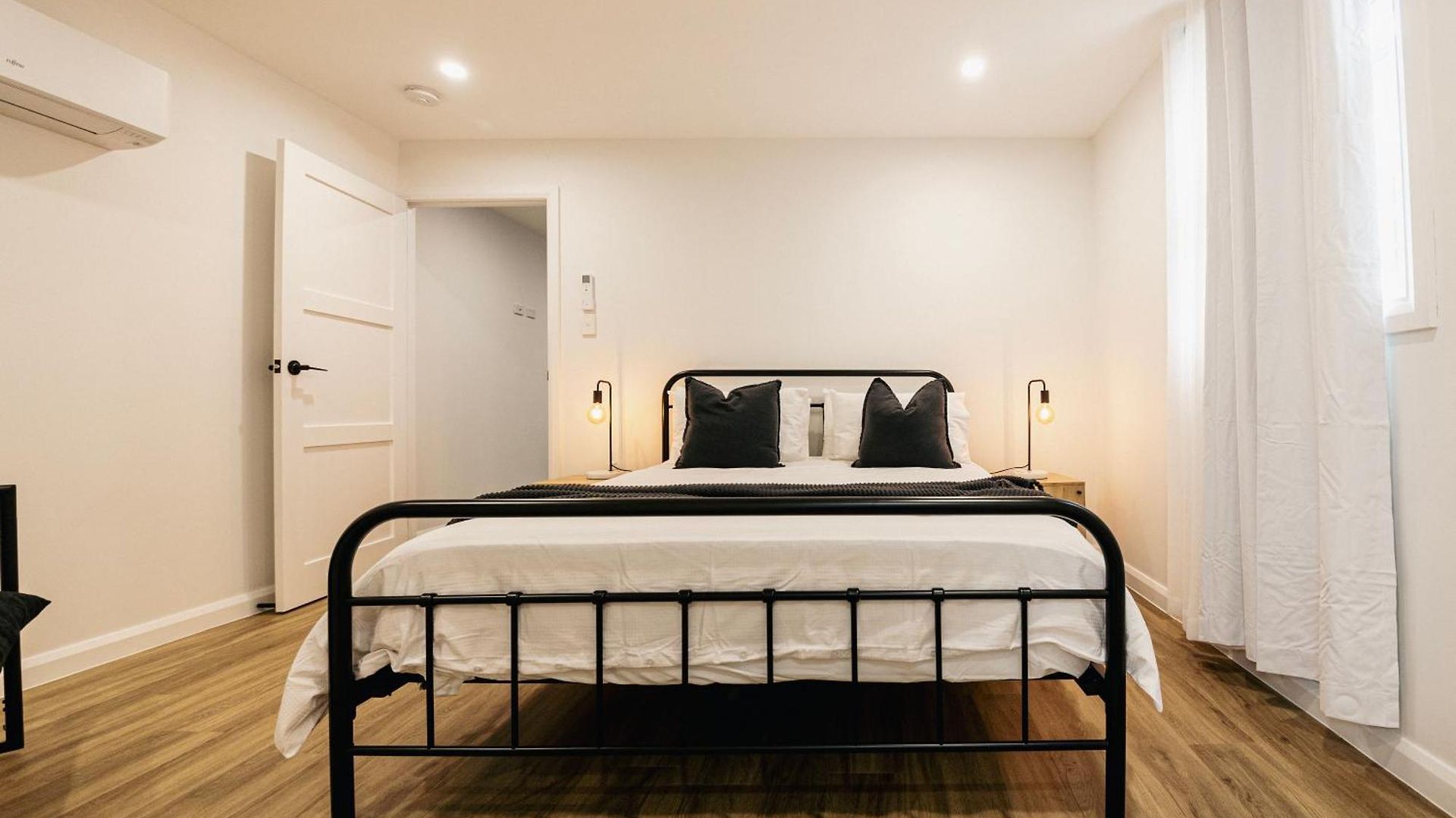 Urban Getaway Bardon Luxe 3 Bed 2 Bath And Pool Holiday home Brisbane