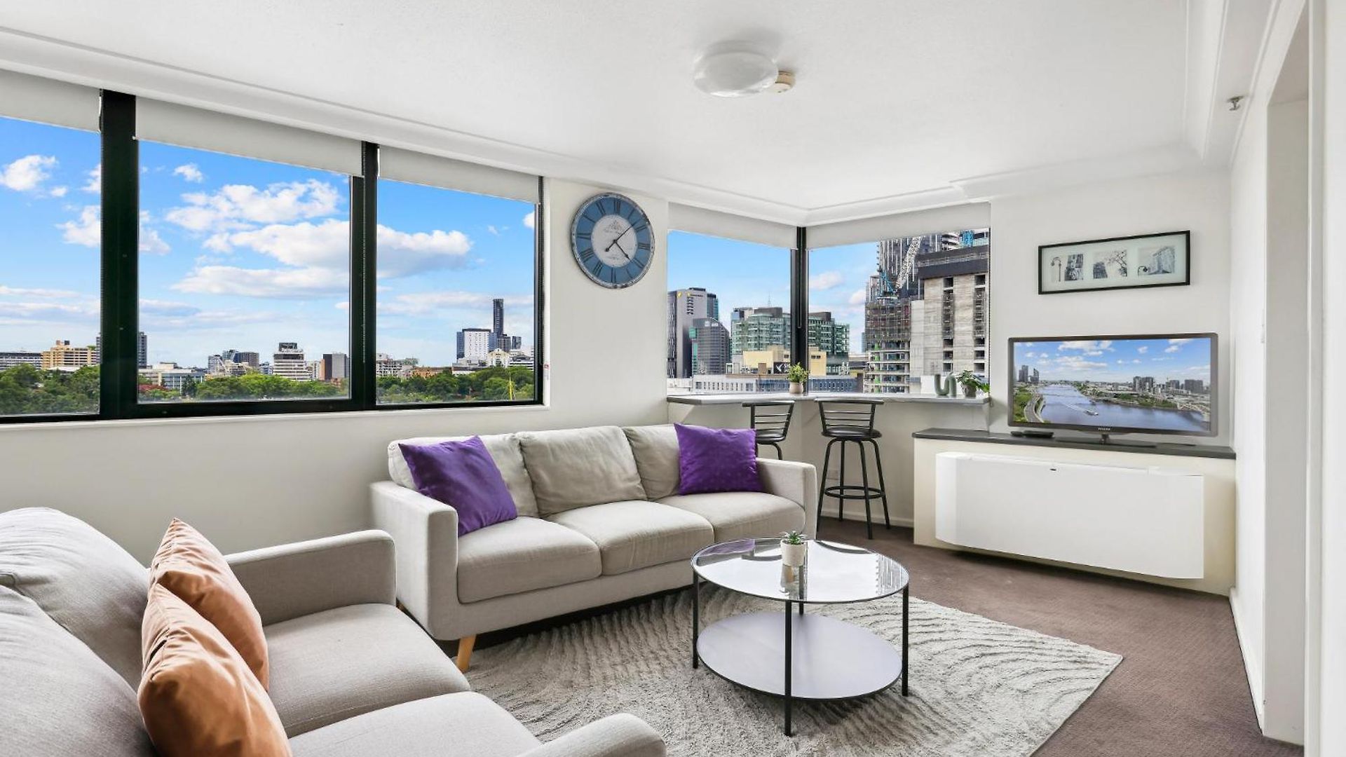 1-bed Pad With Sweeping Views *