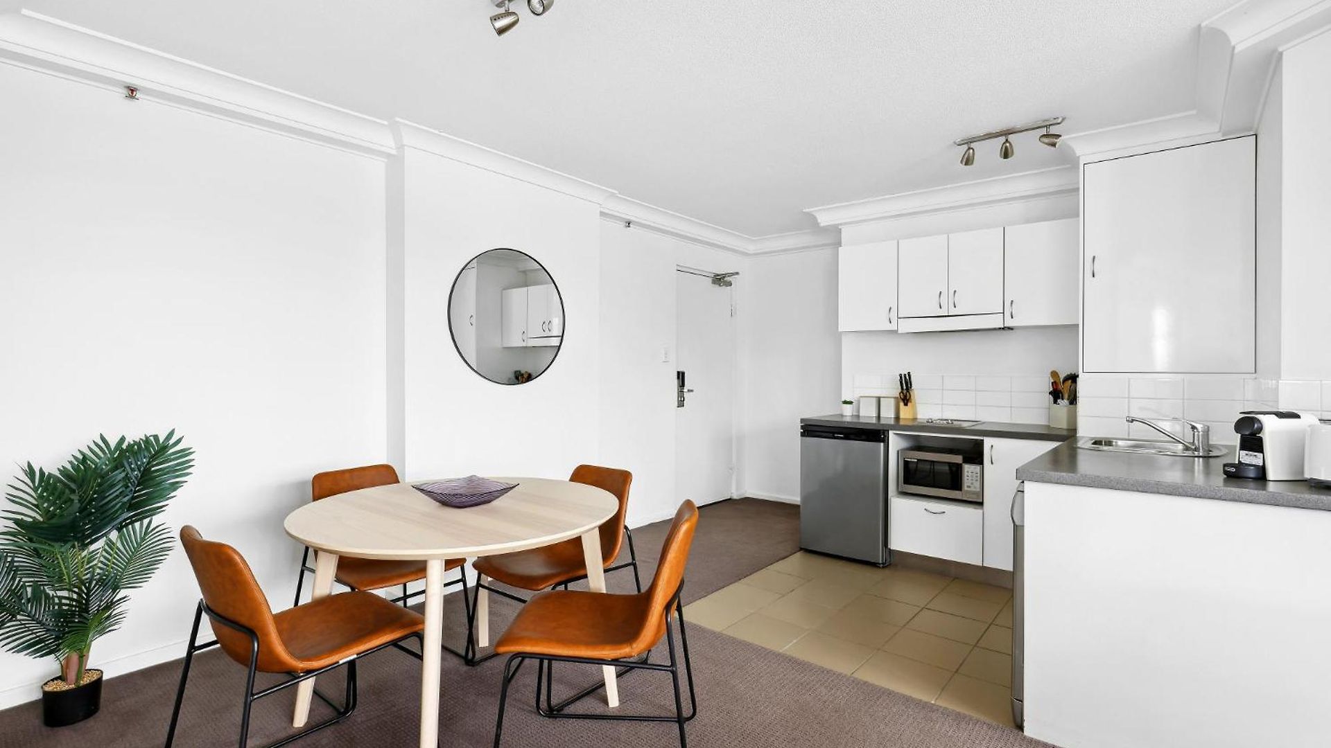 1-bed Pad With Sweeping Views